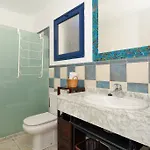 Lanza Coloradas 20, Heated Pool